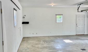 121 H Ave W, Albia, IA 52531