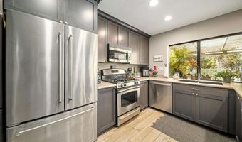 4320 Los Padres Dr, Fallbrook, CA 92028