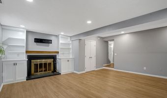 6063 HYDRANGEA Dr, Alexandria, VA 22310