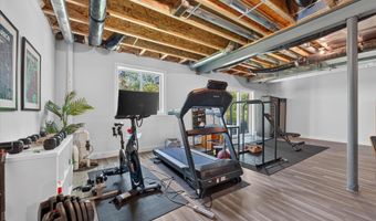 3062 N Spurway Dr, Ann Arbor, MI 48105