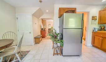 208 Congress St, Belfast, ME 04915