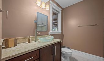 9715 SINGLETON Dr, Bethesda, MD 20817