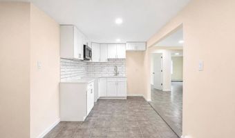 41 Madison Ave, Amityville, NY 11701