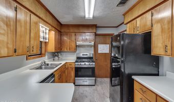 180 Alton Cir, Benton, MS 39039