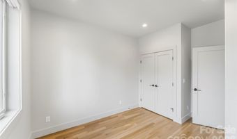 34 Fern St, Asheville, NC 28803