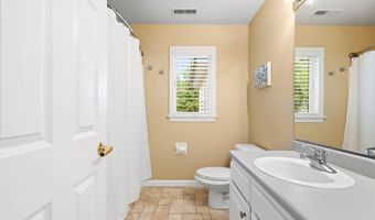 9 Hubbard Rd, Amherst, NH 03031