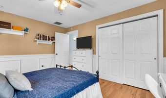 221 Magnolia Dr, Bayville, NJ 08721