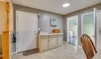 18160 Ridgeview Dr, Abingdon, VA 24211
