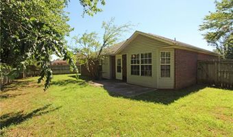 2103 S St, Bentonville, AR 72712