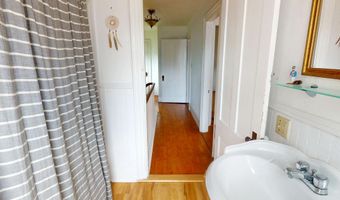 21 Fern St, Bangor, ME 04401