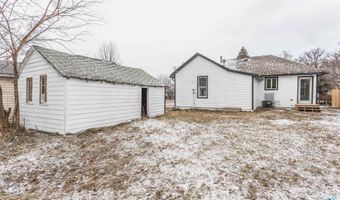 505 W Cedar St, Beresford, SD 57004