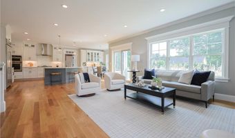 2 Bluemead Farm Ln, Barrington, RI 02806