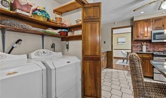 4 Karen Ln, Bristol, RI 02809