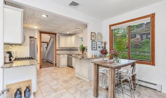 29 Grand Ave, Atlantic Highlands, NJ 07716