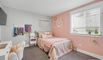 5343 Barton Ct, Ammon, ID 83406