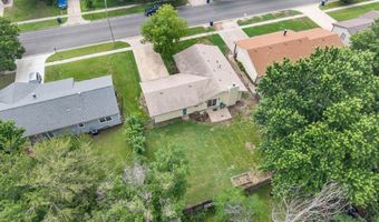 4015 Clarendon St, Bel Aire, KS 67220