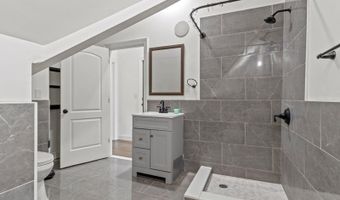 701 Avenue 3, Bayonne, NJ 07002