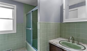 25 High St, Warwick, RI 02886