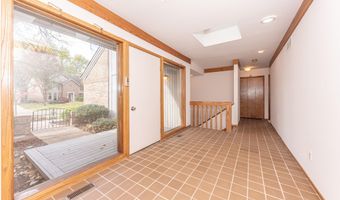 2225 Chaucer Ct, Ann Arbor, MI 48103