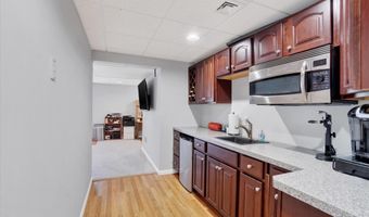 65 ANGELA Ln, York, PA 17402