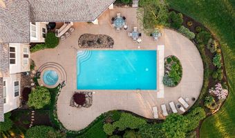 520 Bristol Dr, Aurora, OH 44202