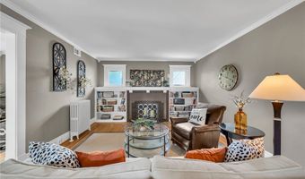 49 Burbank Dr, Amherst, NY 14226
