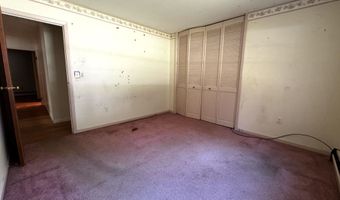 142 Pine Cir, Bennington, VT 05201
