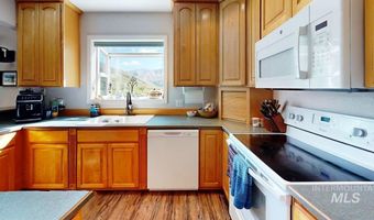 17082 Snake River Rd, Asotin, WA 99402