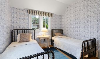 27 Prospect Hill Rd, Branford, CT 06405