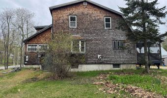7 Howard Siding Ln, Abbot, ME 04406