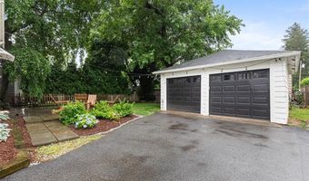 15 Berwick Pl, East Providence, RI 02916