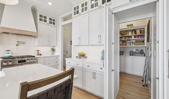 6004 NE Briarwood Dr, Ankeny, IA 50021