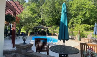 651 Kiefer Creek Rd, Ballwin, MO 63021