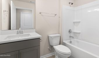 353 Maddox Dr, Aberdeen, NC 28315