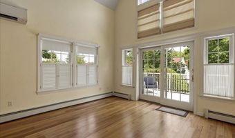 51 Dockside Ln, Belfast, ME 04915
