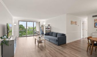4977 BATTERY Ln 1-711, Bethesda, MD 20814