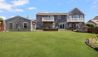 27 Ocean View Dr, Middletown, RI 02842