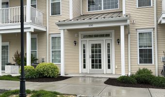 124 Center Meadow Ln 124, Danbury, CT 06810