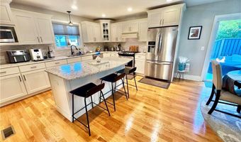 20 Robert Ave, Warwick, RI 02818