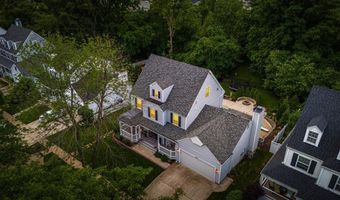 1307 Red Oak Plantation Dr, Ballwin, MO 63021