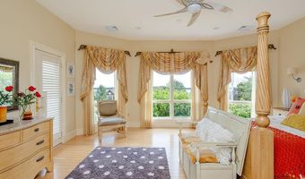 126 Cliff Dr, Narragansett, RI 02882