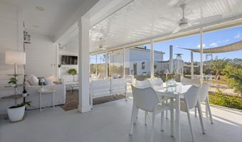 600 Beyer Dr, Bay St. Louis, MS 39520