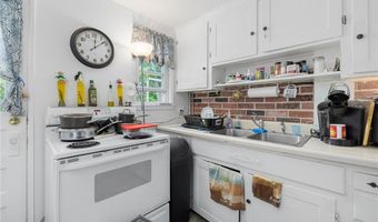 349 Boulevard, Middletown, RI 02842