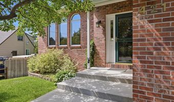421 SIOUX Dr, Cheyenne, WY 82009