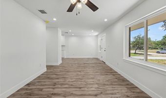 612 S 9th St, Aransas Pass, TX 78336
