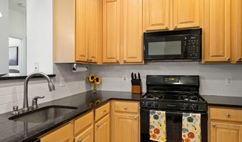 2465 ARMY NAVY Dr 204, Arlington, VA 22206