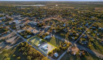 305 N SYCAMORE St, Archer City, TX 76351