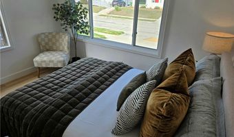 2022 W 75th St, Los Angeles, CA 90047