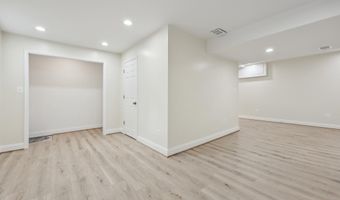 4907 CHANTICLEER Ave, Annandale, VA 22003