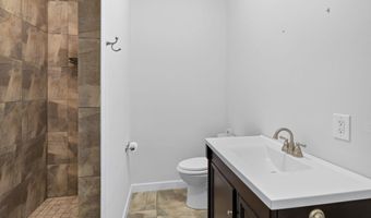 5 Normandy Sq, Guilderland, NY 12009